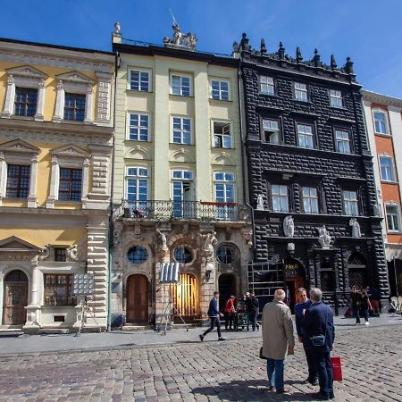 Artrooms -Round Windows Rynok Sq Lviv Exterior photo
