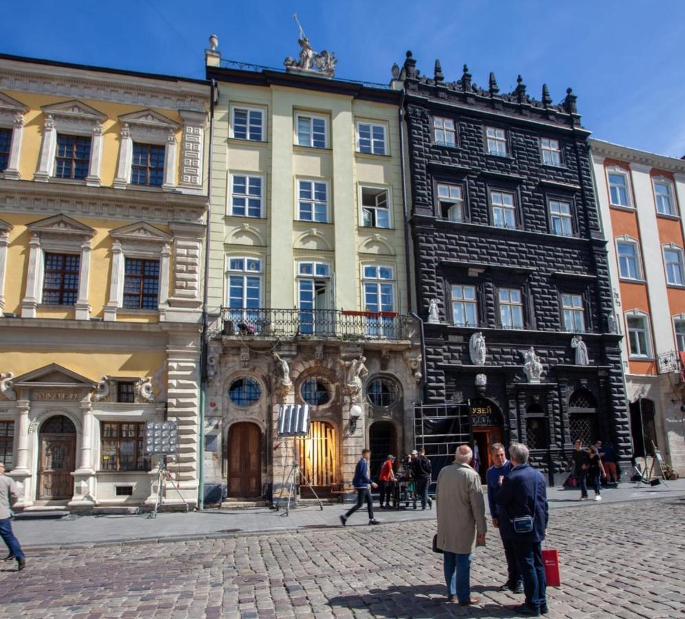 Artrooms -Round Windows Rynok Sq Lviv Exterior photo
